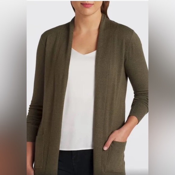 Cardigan - Picture 2 of 9